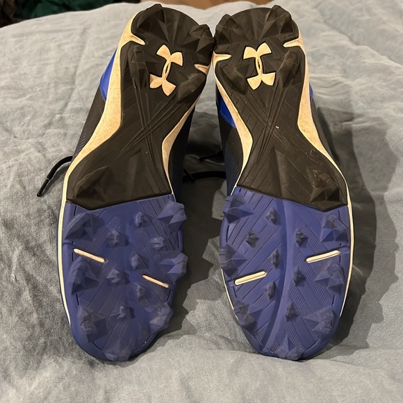 Under Armour Baseball Cleats, great condition - Picture 2 of 4